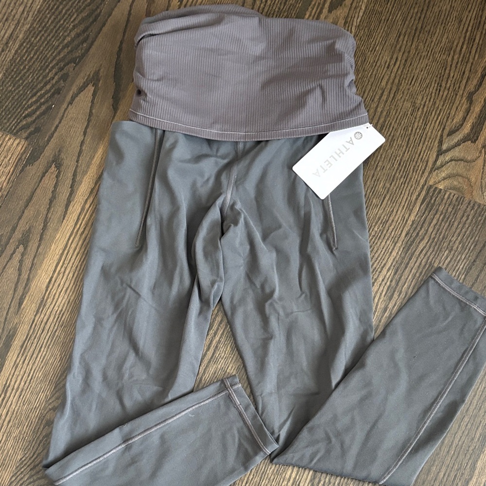 Athleta women’s Leggings Salutation Stash 7/8 fold over Grey size medium NWT